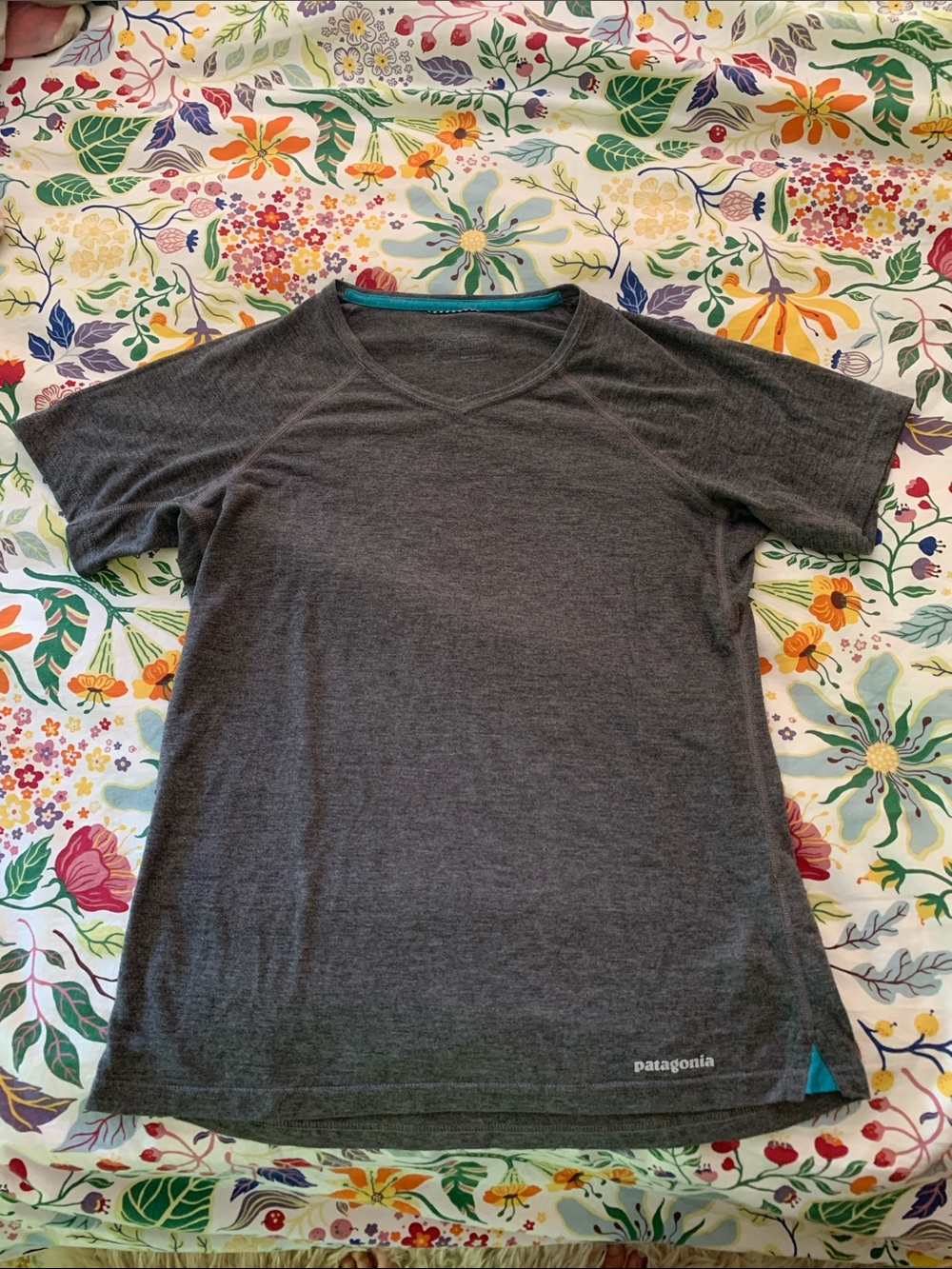 Patagonia dark grey capilene short sleeve
